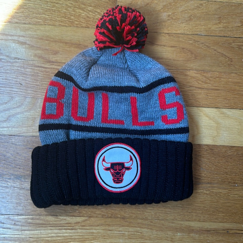 Mitchell and Ness Men’s ‘Chicago Bulls’ Knit Beanie (OS)